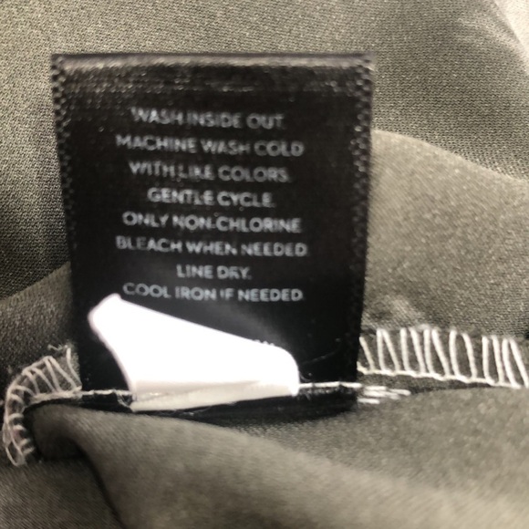 Simply Vera Wang Cuffed Short Sleeve Petite Top Medium Petite - Picture 9 of 10